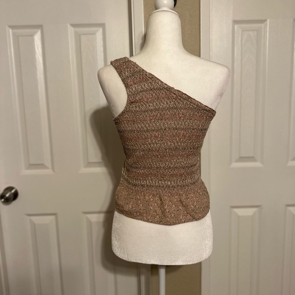 American Eagle One Shoulder Sleeve Floral Elastic Top Size: Small - Picture 2 of 5